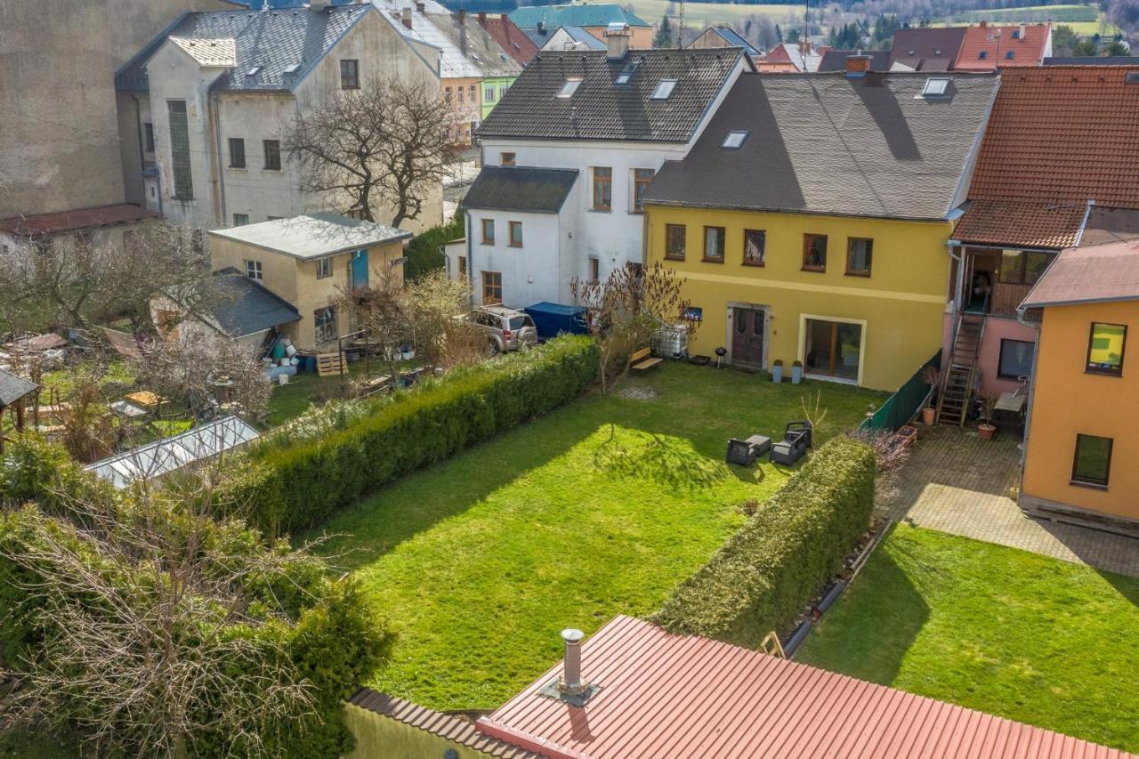 Ubytovani Na Namesti Nove Mesto pod Smrkem Extérieur photo