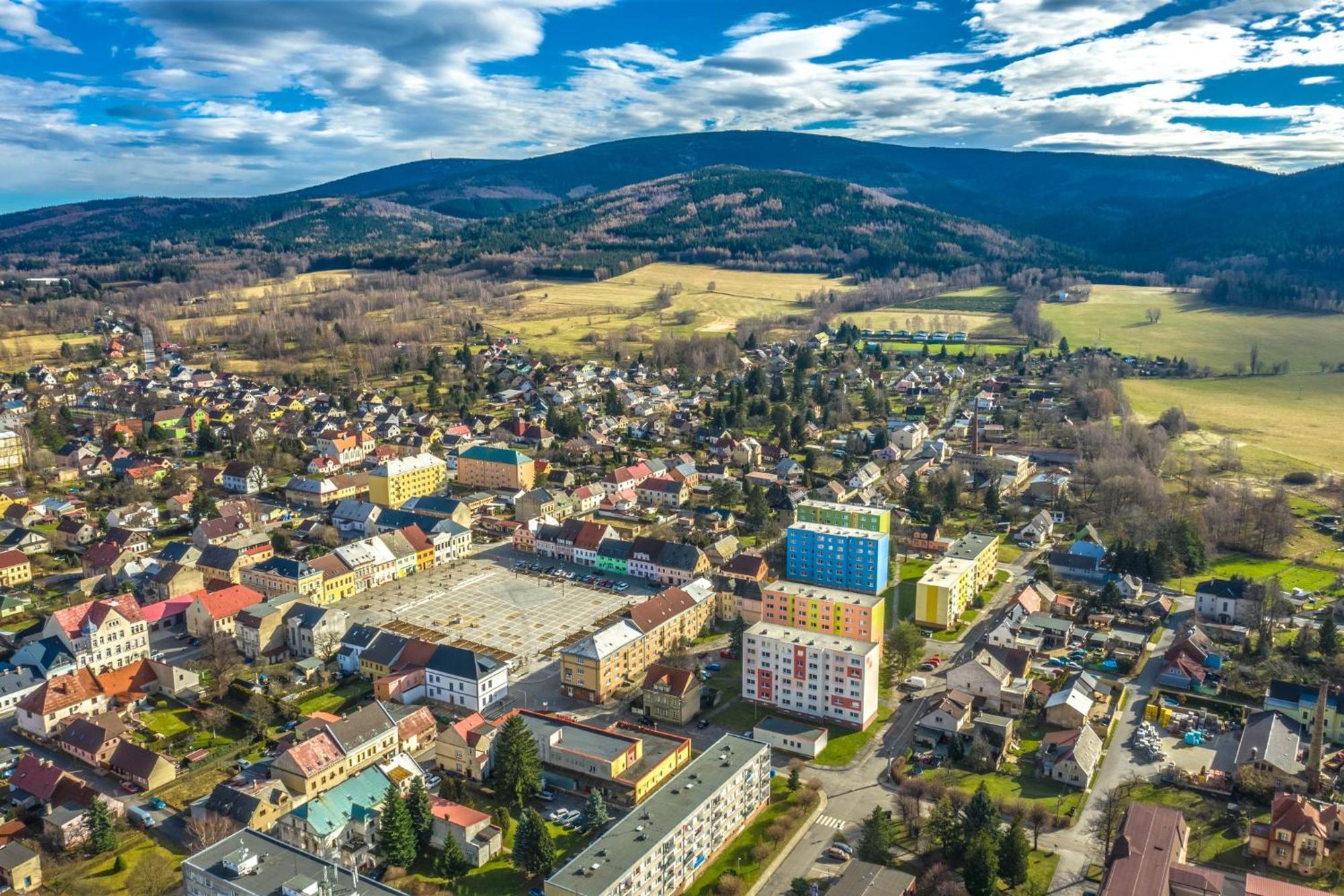 Ubytovani Na Namesti Nove Mesto pod Smrkem Extérieur photo